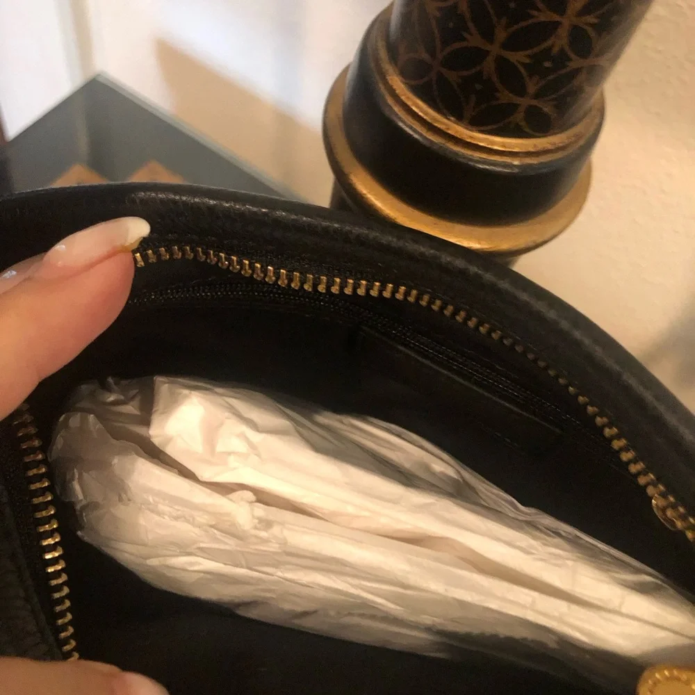 MARC JACOBS black leather small crossbody NWOT w/ Dustbag